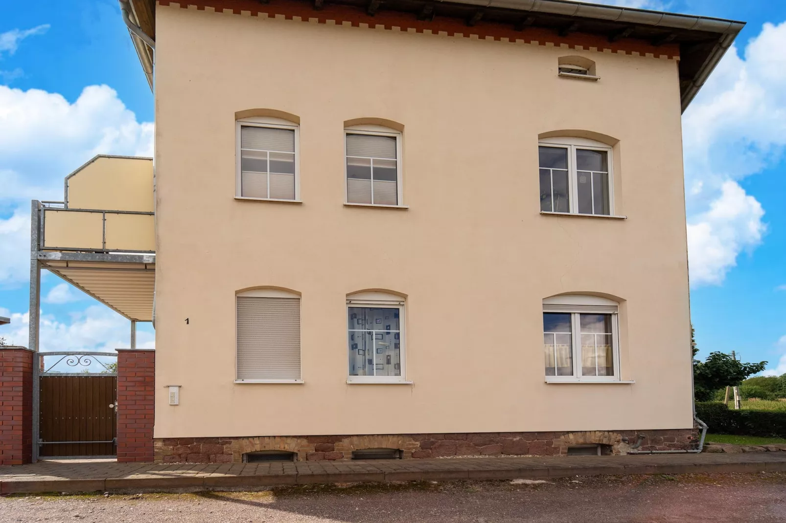 Ferienwohnung Petersberg-Buitenkant zomer