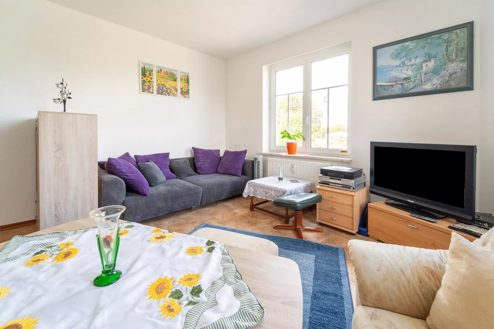 Ferienwohnung Petersberg-Woonkamer
