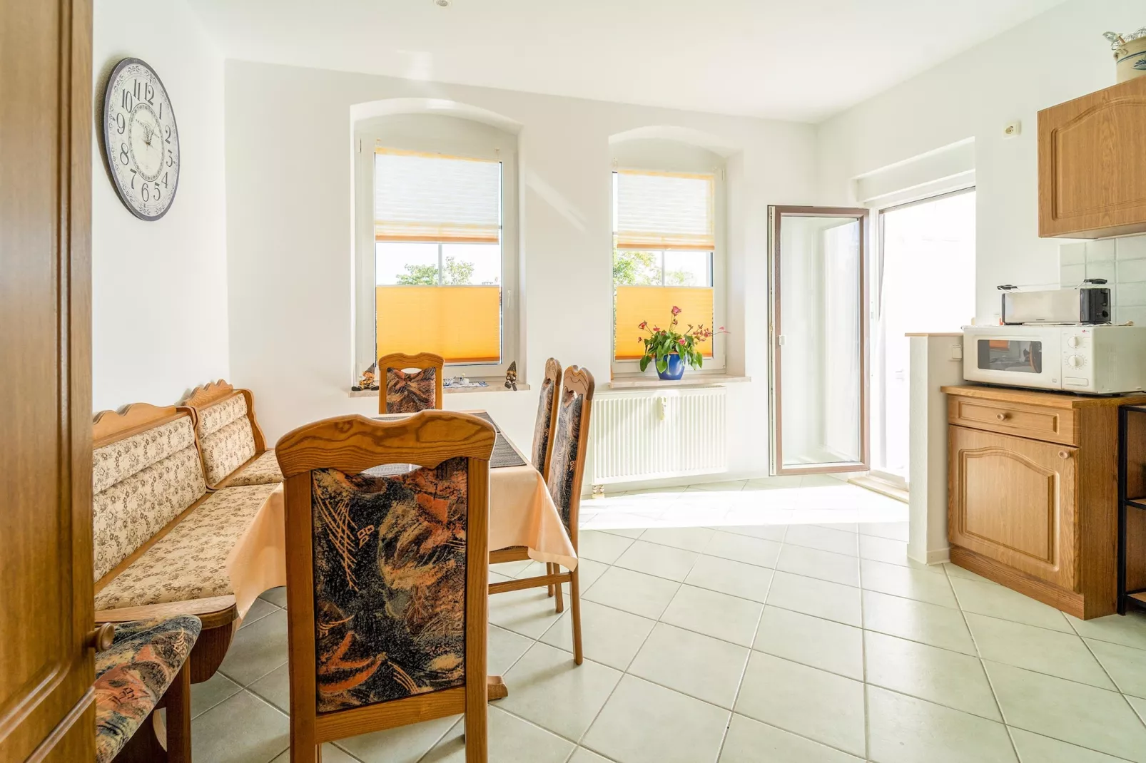 Ferienwohnung Petersberg-Eetkamer
