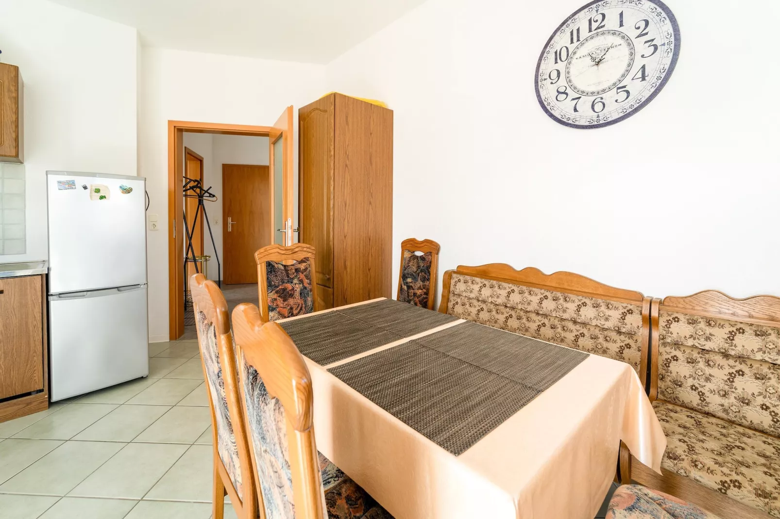 Ferienwohnung Petersberg-Eetkamer