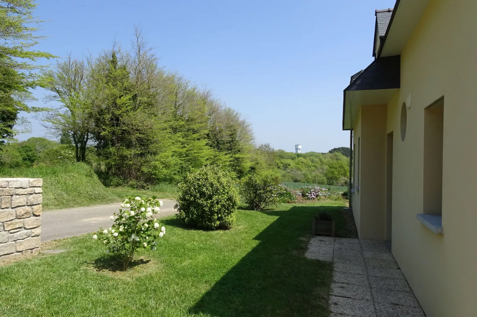 Holiday home Le Pouldu-Tuinen zomer