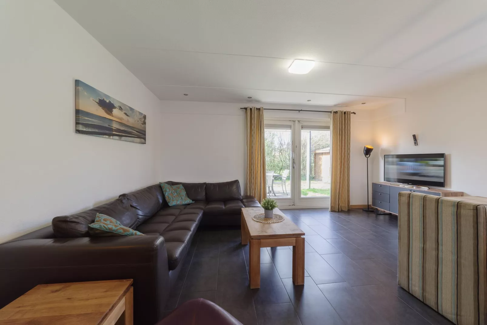 Villapark De Oesterbaai 89-Woonkamer