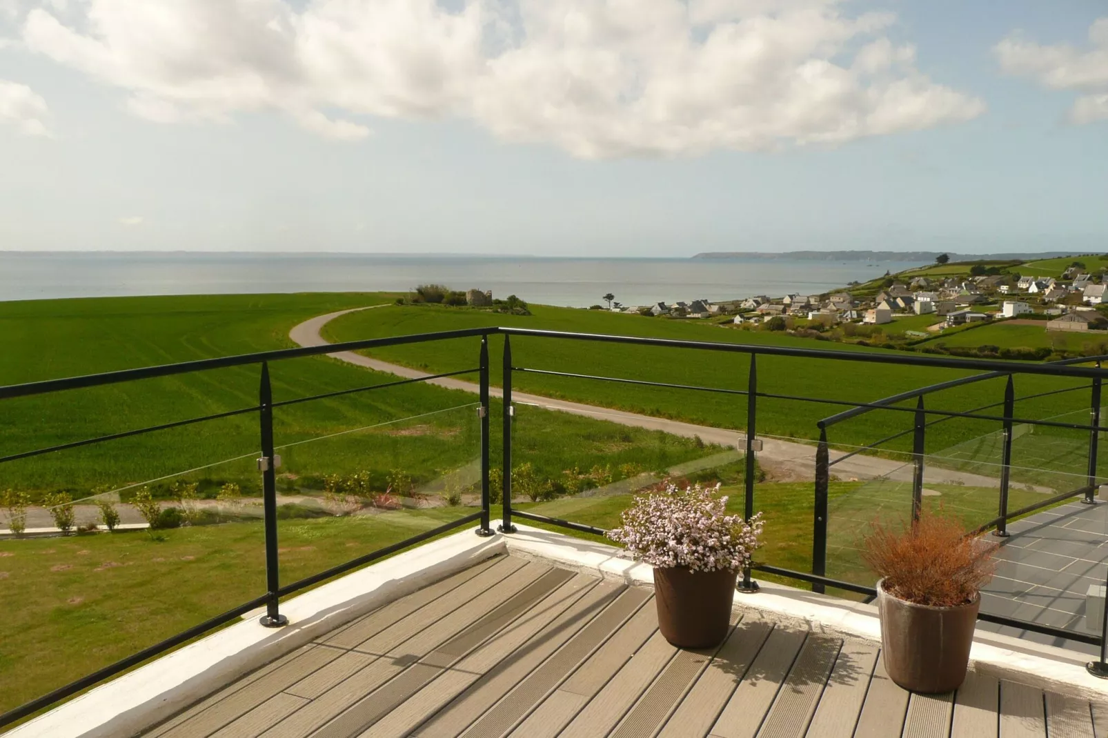 Premium-Ferienvilla mit Jacuzzi 180° Panorama-Meerblick Telgruc-sur-Mer-Terrasbalkon