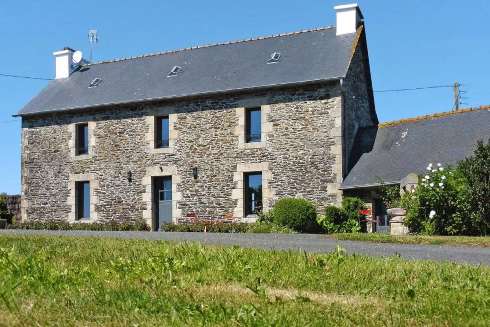 Landhaus Landéleau-Buitenkant zomer