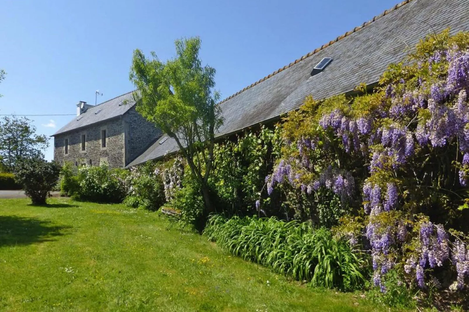 Landhaus Landéleau-Buitenkant zomer