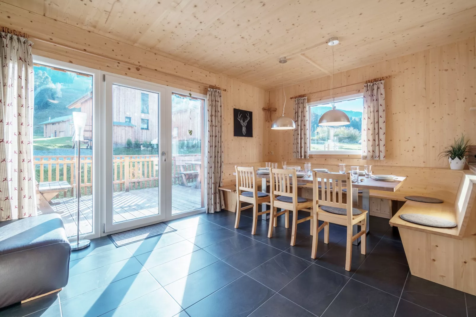 Kreischberg Chalets  35-Eetkamer