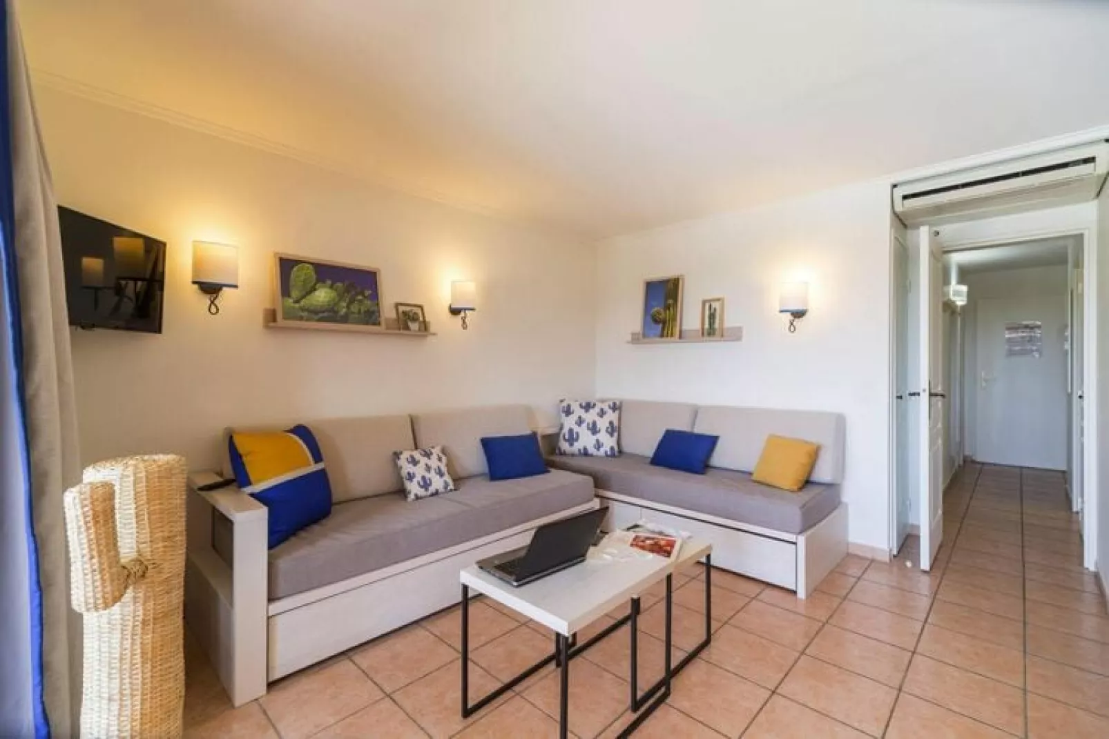 Residence Les Calanques, Les Issambres-14 Standard - Studio 4 p. - 1 sleeping alcove-Woonkamer