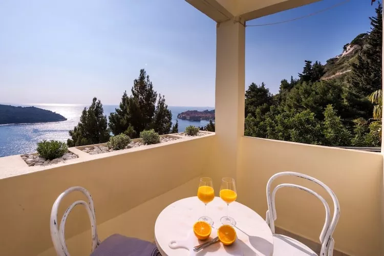 Stella Maris- One Bedroom Apartment with Balcony and Sea View-Terrasbalkon