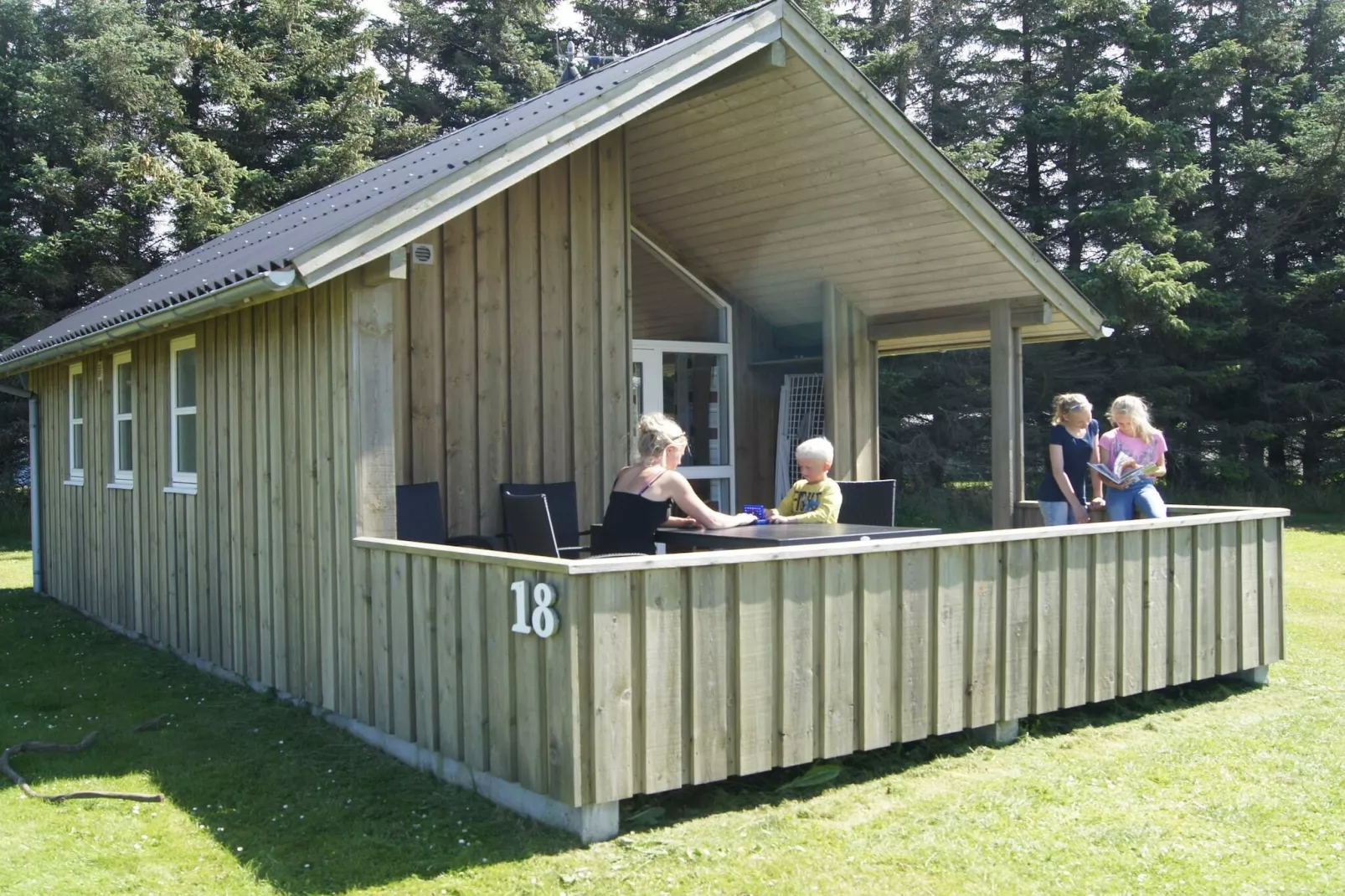 Hut in campingresort met verwarming-Buitenlucht