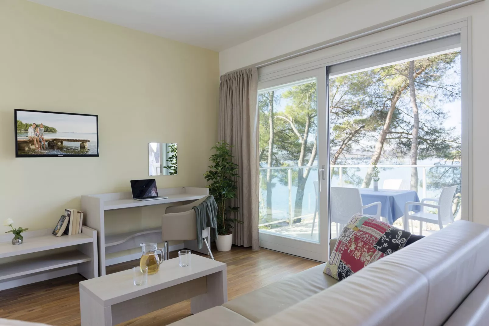 Residence Premium Crvena Luka Biograd Superior 2-bedroom-Apartment Park View 104-110 qm-Woonkamer