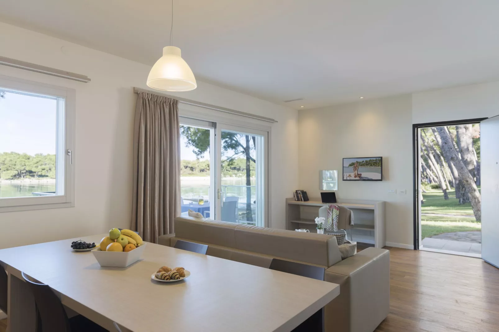 Residence Premium Crvena Luka Biograd Superior 2-bedroom-Apartment Park View 104-110 qm-Eetkamer