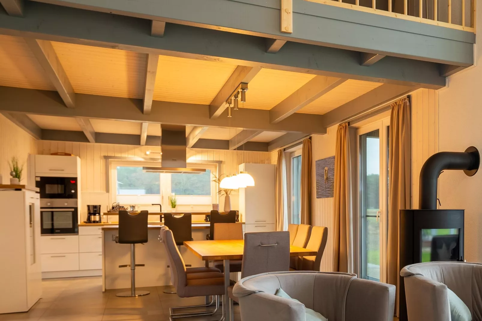 Schwan 307-Eetkamer