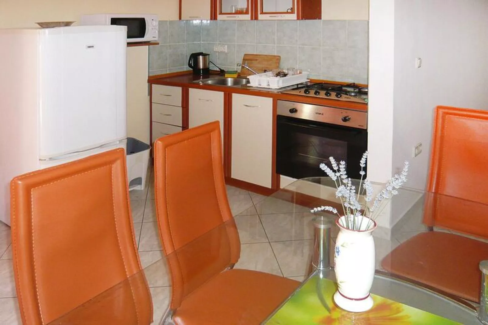A4 - Apartments Ljilja PrivlakaA4 ca 40 qm für 1-4 Pers-Keuken