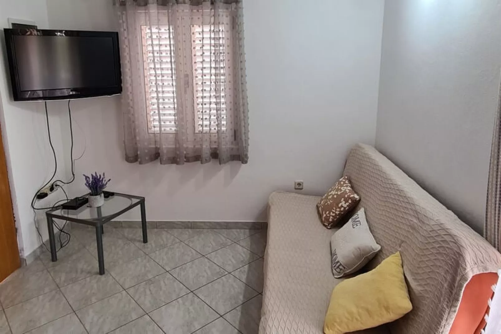 A6 - Apartments Ljilja PrivlakaA6 ca 60 qm bei Belegung mit 1-4 Pers