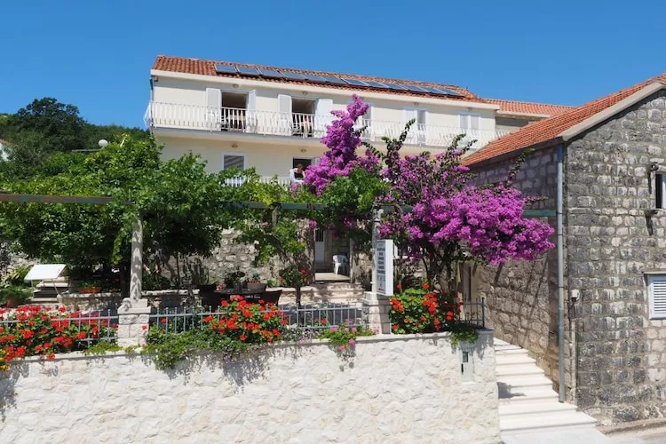 Apartments & Room Eva Slano - Two Bedroom Apartment with Terrace and Sea View (Veliki)-Buitenlucht