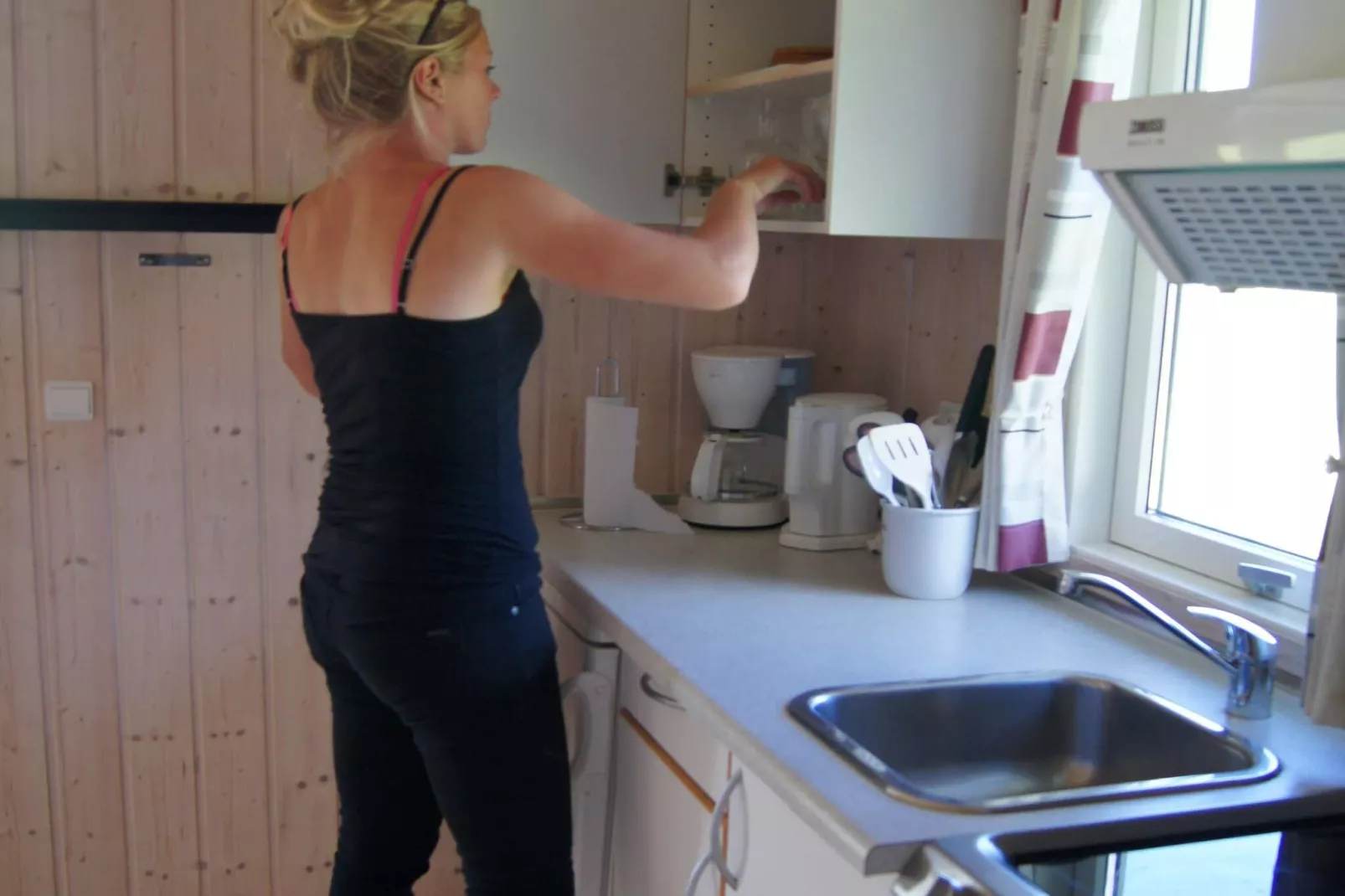Gezellige kampeerhut in Lokken-Binnen