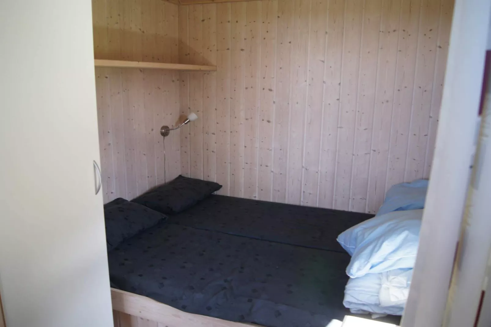 Hut in campingresort met terras-Binnen