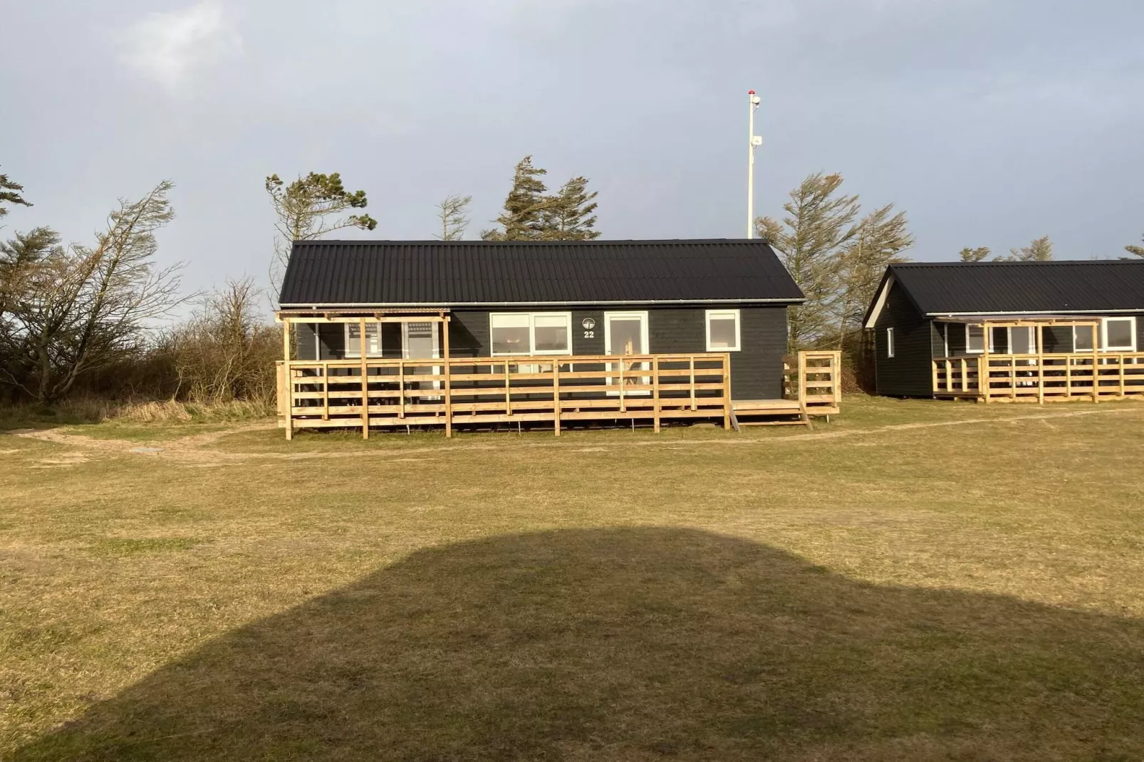 Rustige hut in campingresort-Buitenlucht