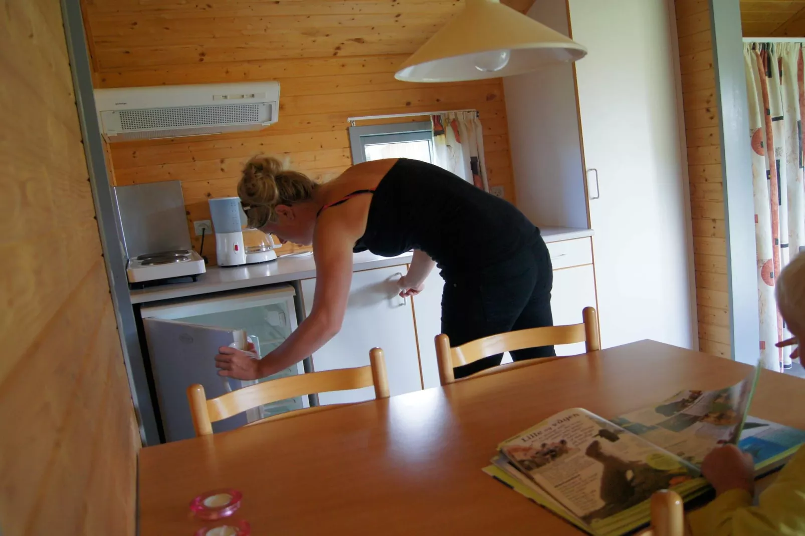 Prachtige hut in campingresort-Binnen