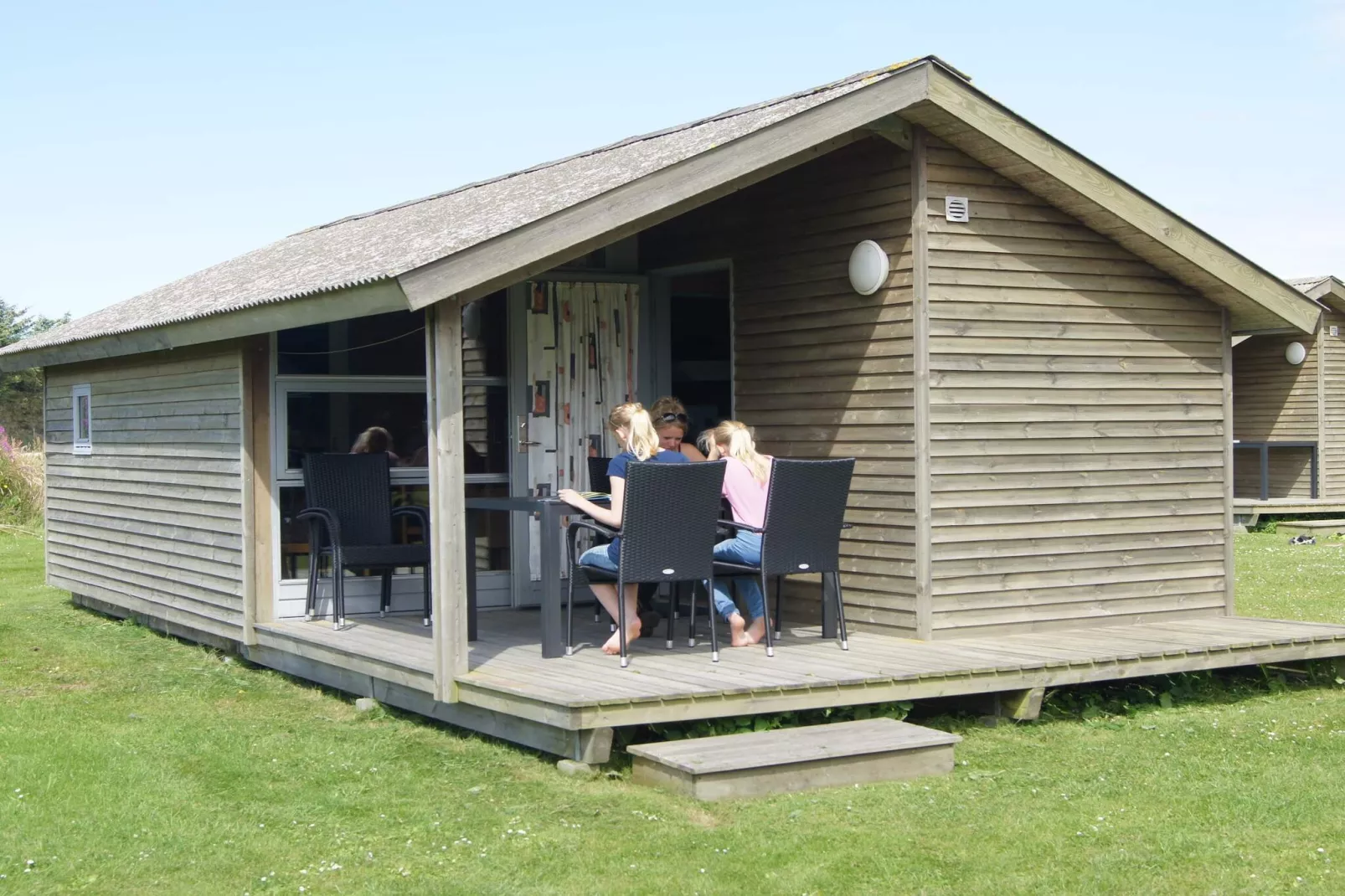 Gezellige hut op campingresort-Buitenlucht