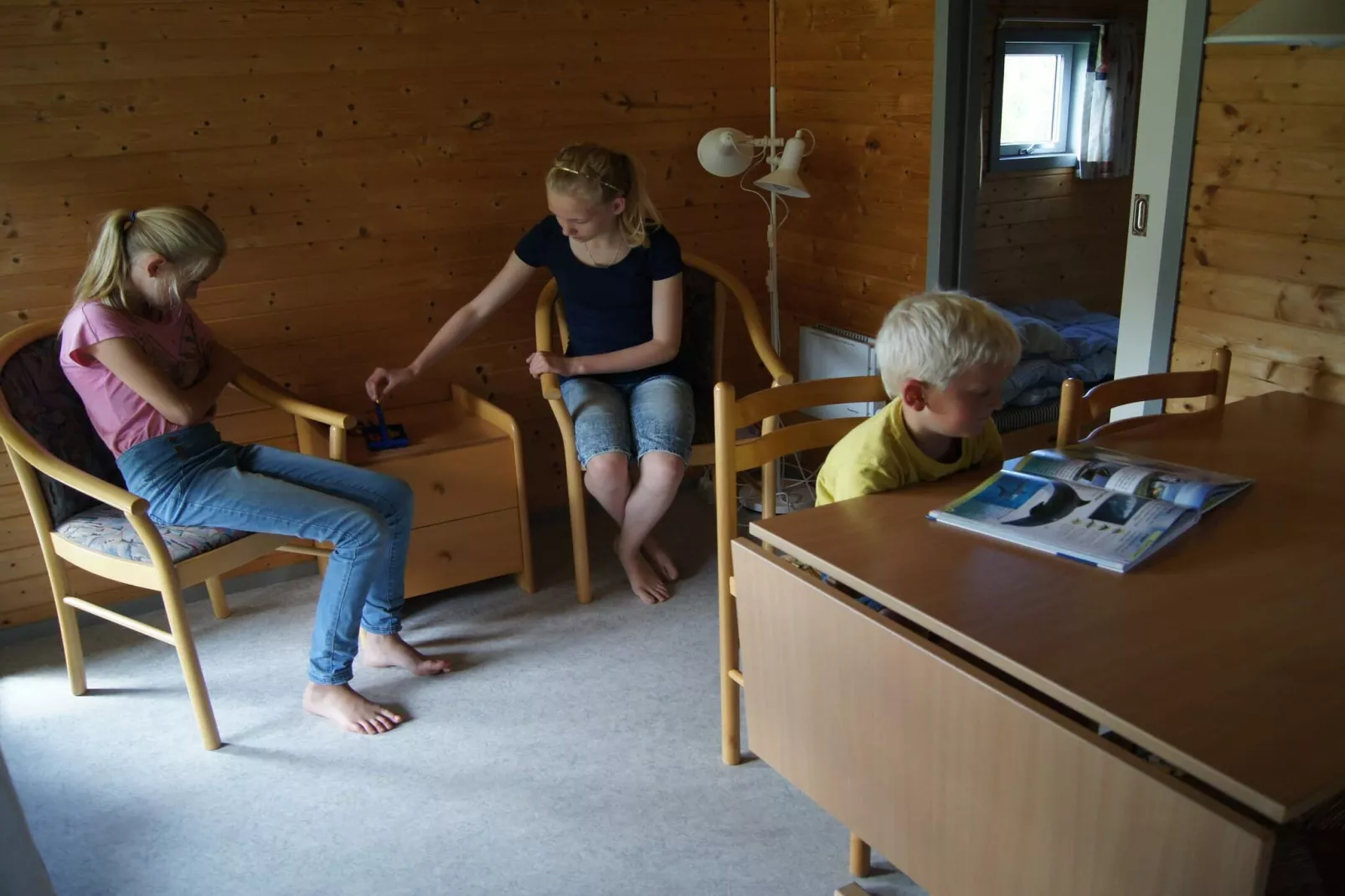 Gezellige hut op campingresort-Binnen