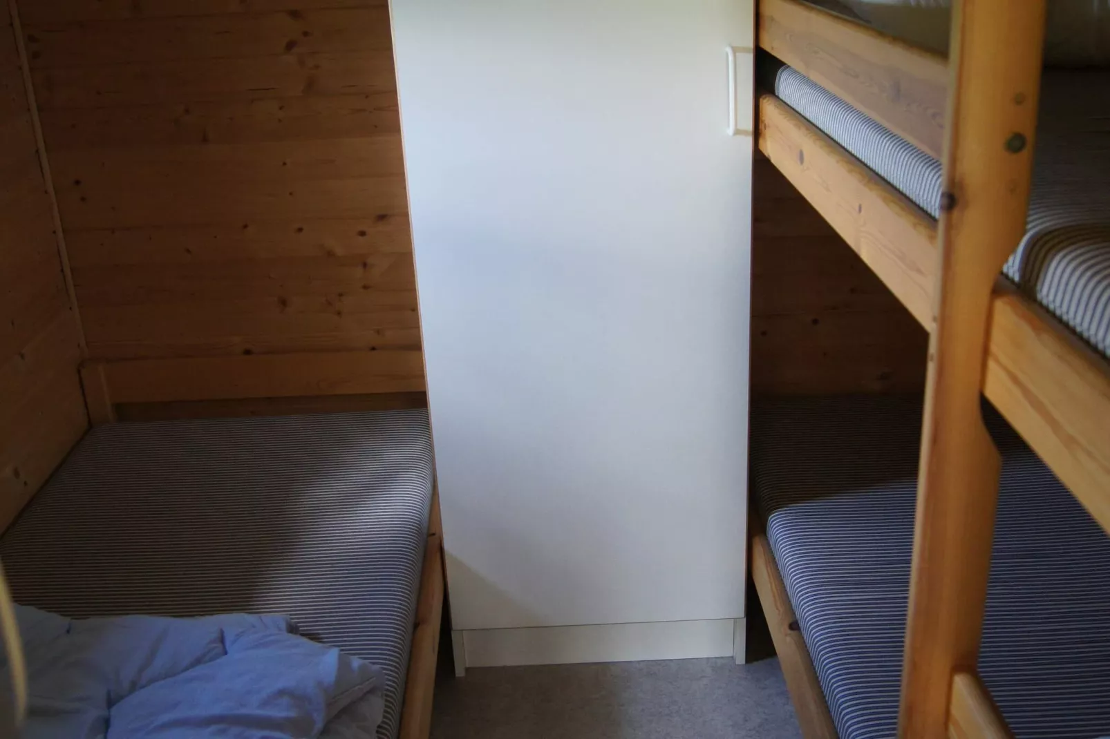 Gezellige hut op campingresort-Binnen