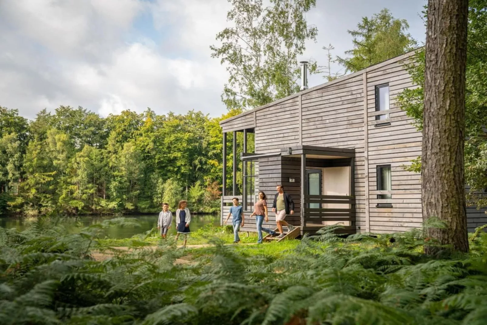 The Lake House by YourNature-Buitenkant zomer