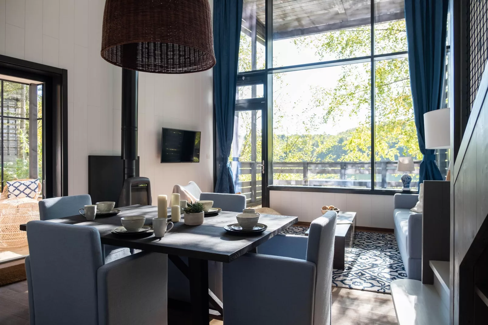 The Lake House by YourNature-Woonkamer