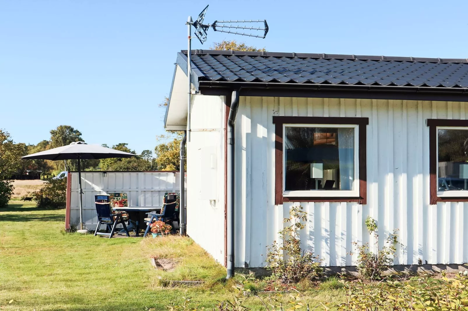 Welcoming cottage near the sea-Buitenlucht