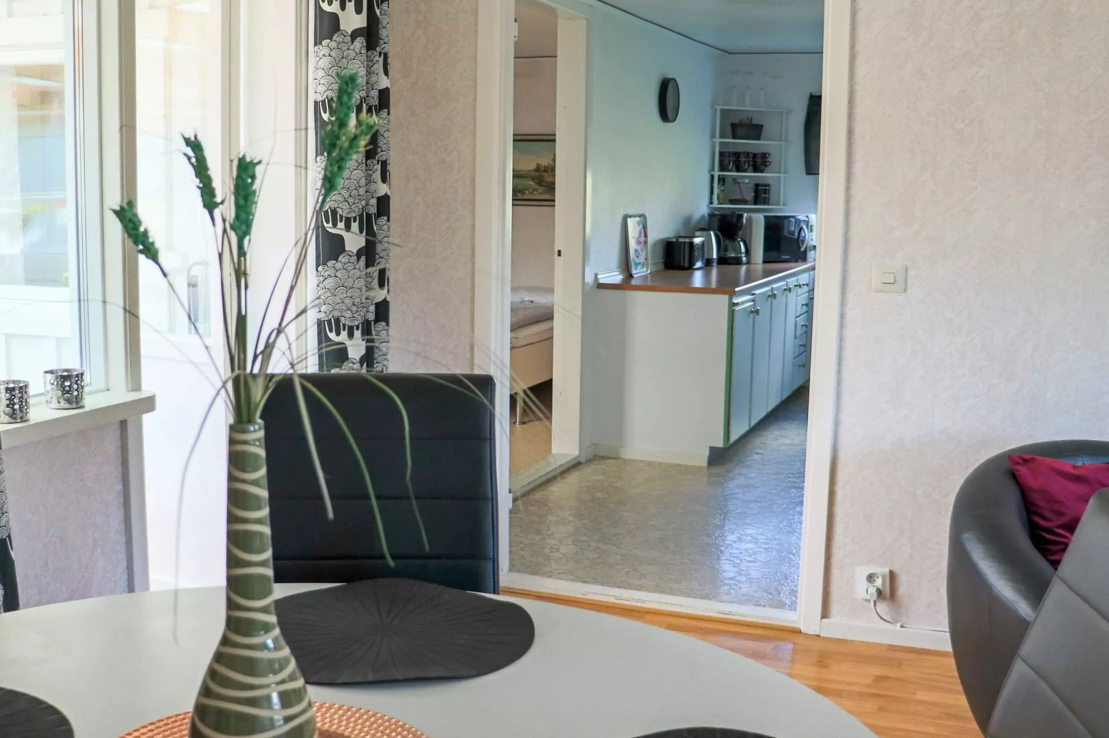Welcoming cottage near the sea-Binnen