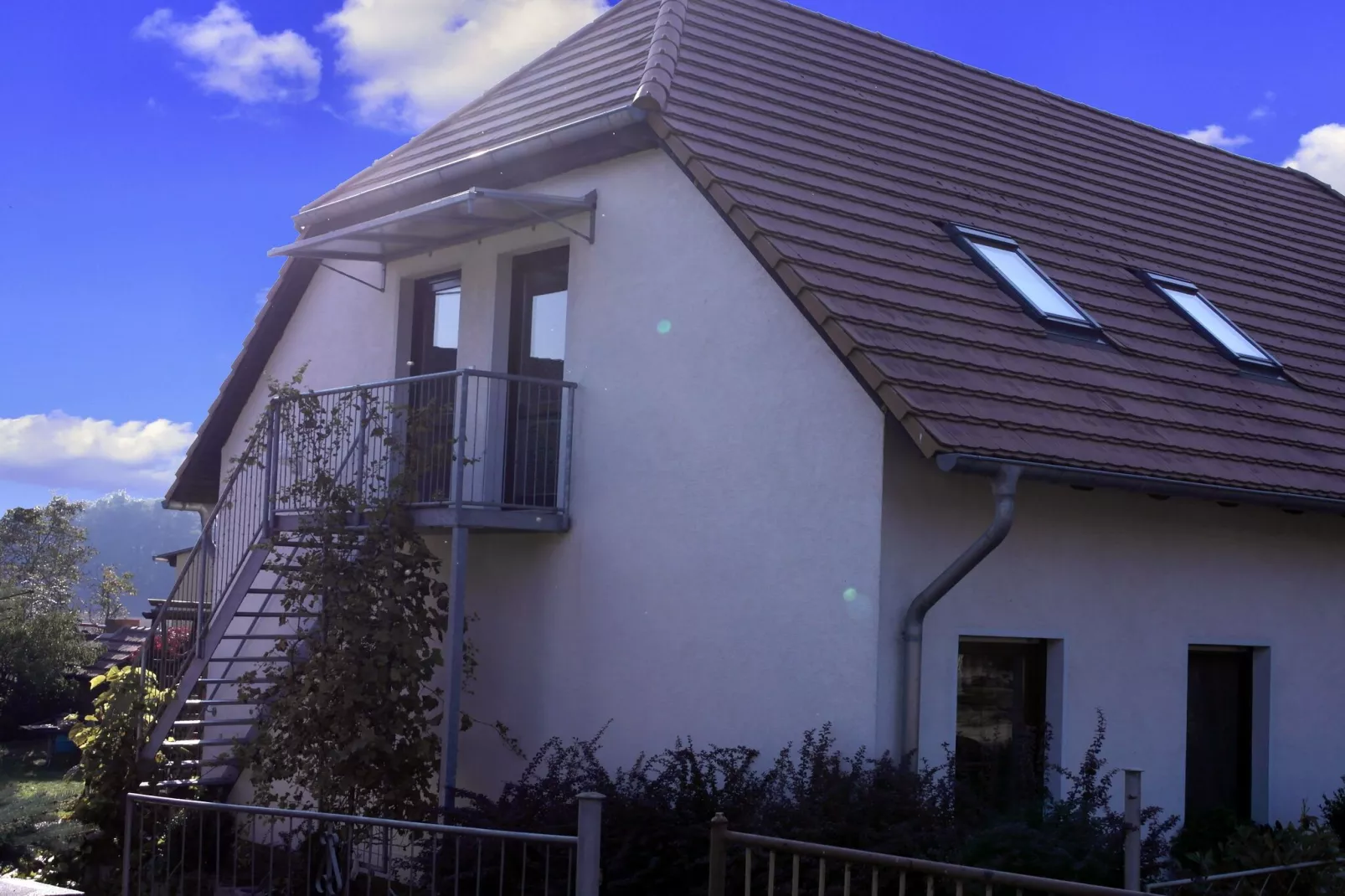 Studio im DG 23 qm-Buitenkant zomer
