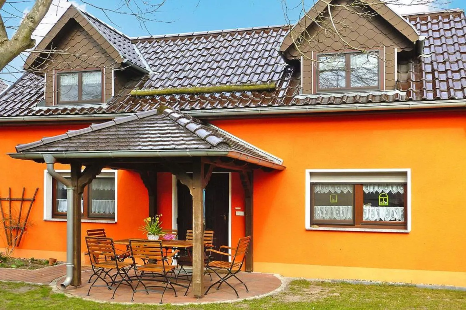 Ferienhaus Zum Storchennest-Buitenkant zomer