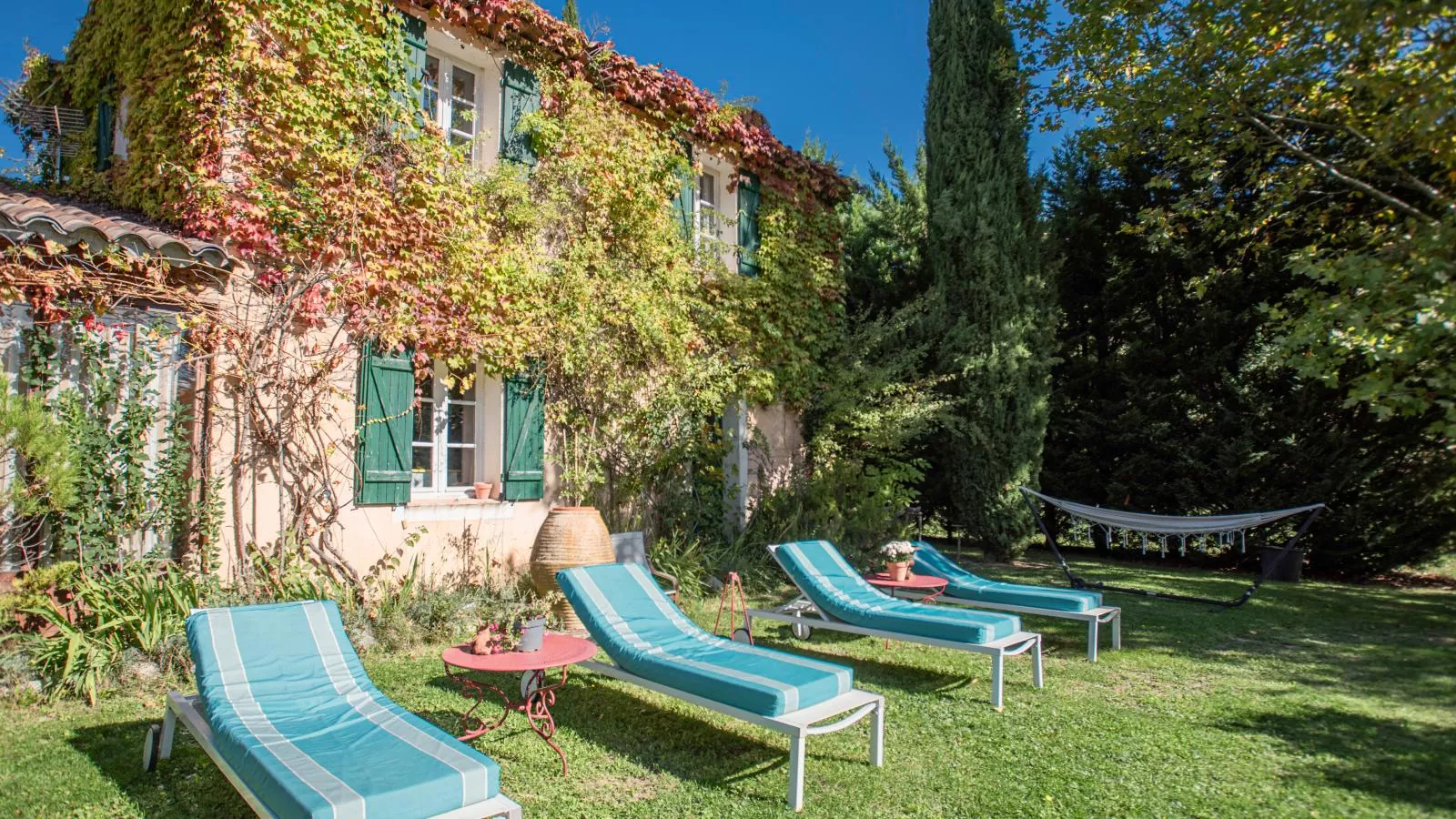 La petite maison de la ferme rose-Tuinen zomer