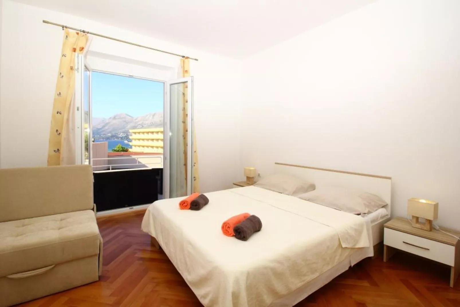 Apartments Dubreta - Two Bedroom Apartment with Balcony-Slaapkamer