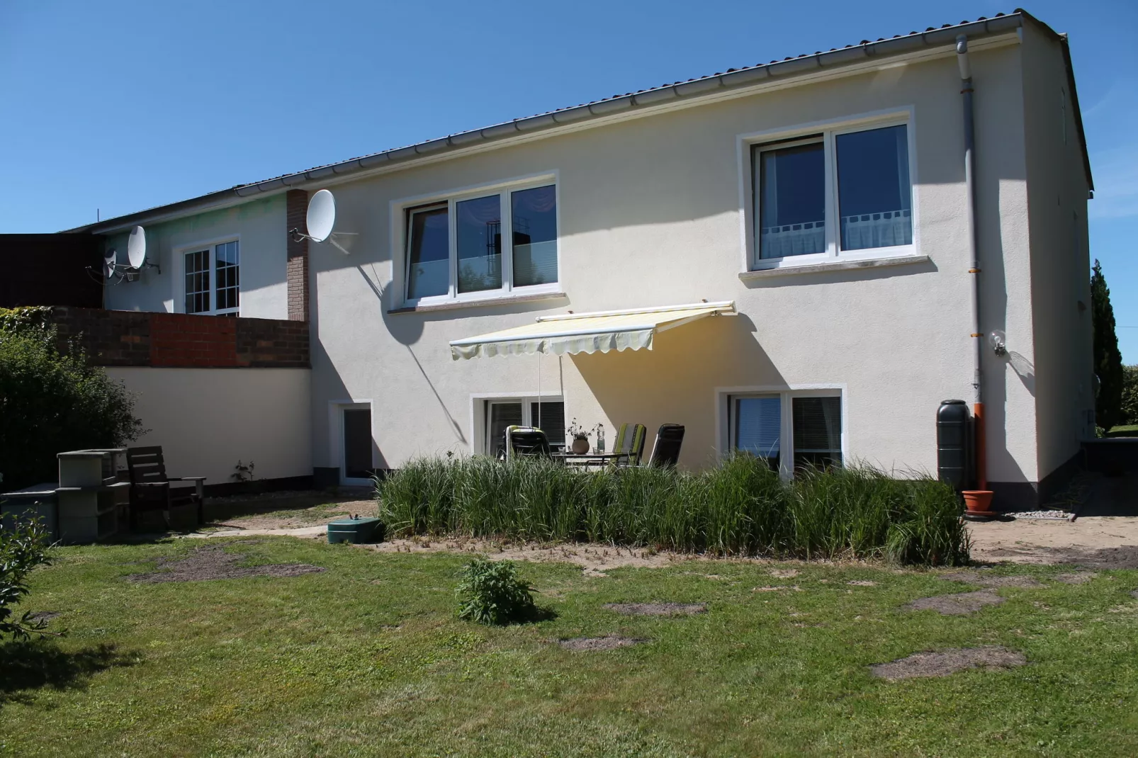 Ferienwohnung mit großem Garten-Buitenkant zomer