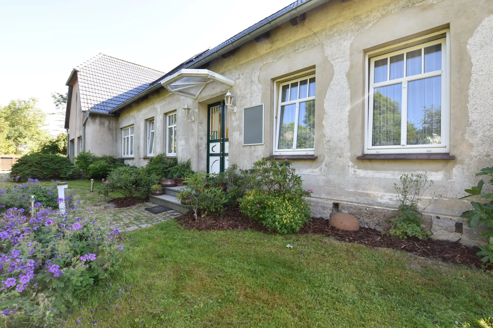 Romantische Ferienwohnung an der Ostsee mit Garten