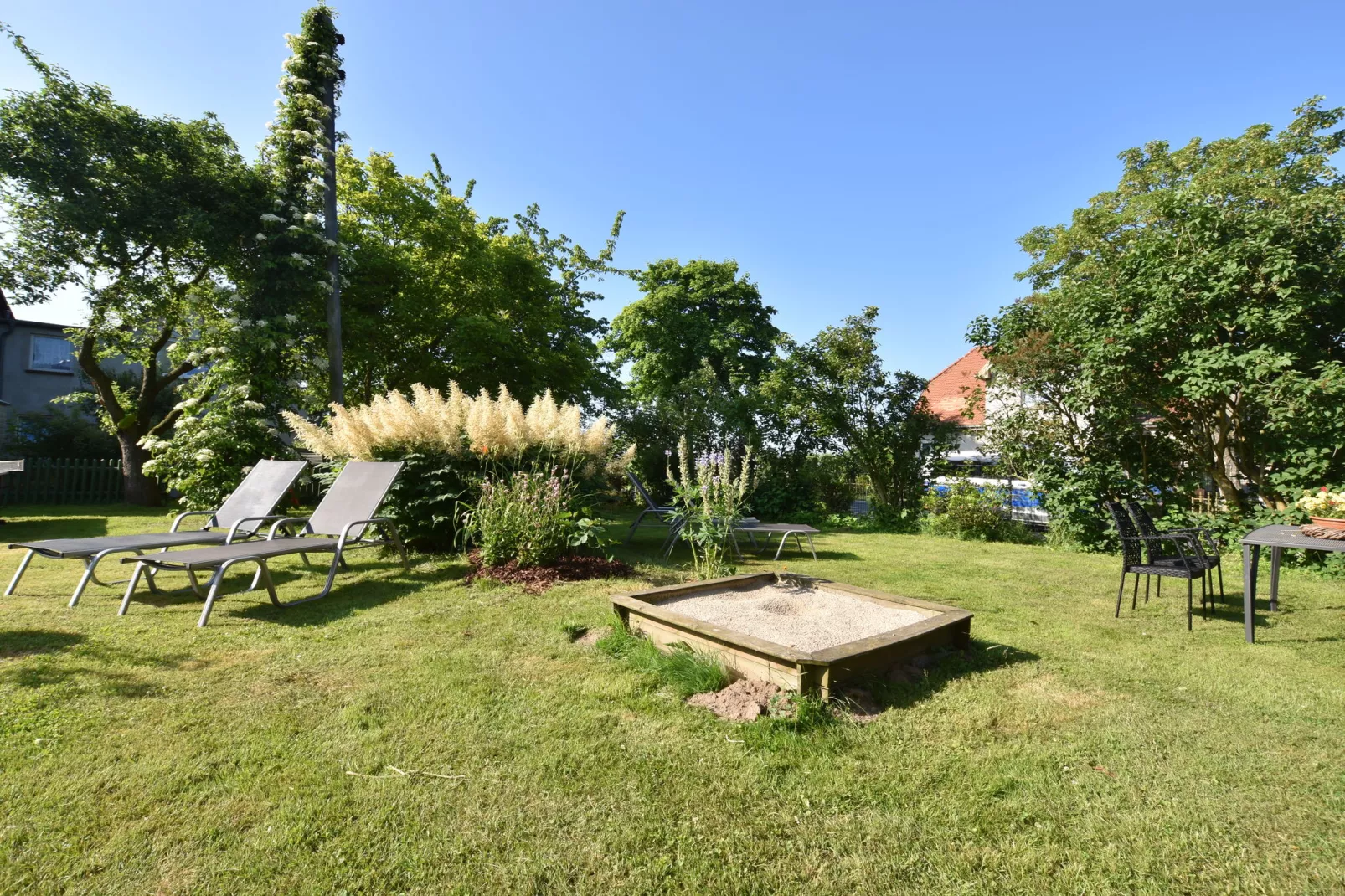 Landhauswohnung an der Ostsee mit Garten-Tuinen zomer