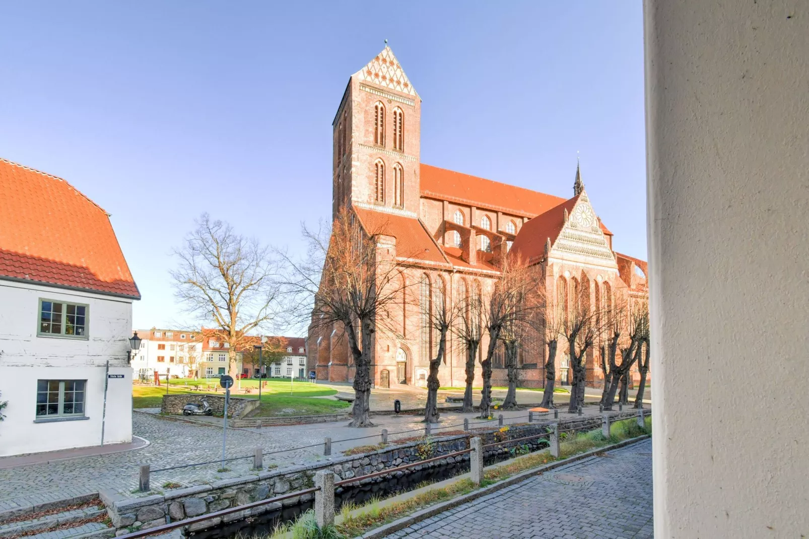 Ferienwohnung Lee in alter Stadtvilla-Uitzicht zomer