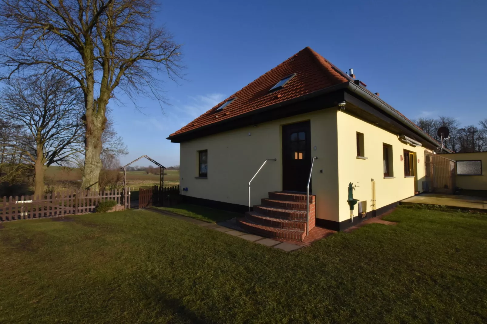 Ferienwohnung mit Feldblick-Hal-ontvangst