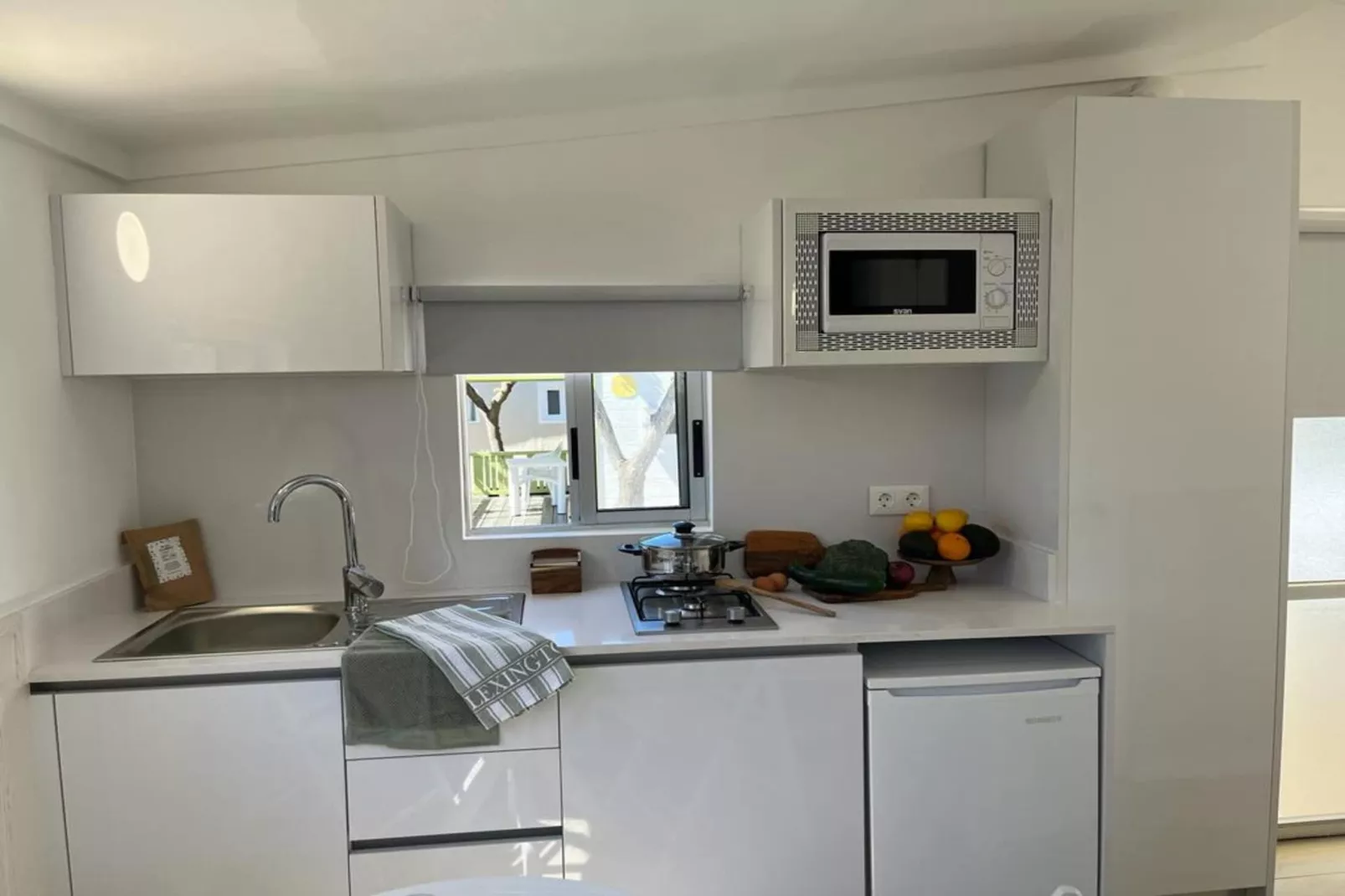 Camping Cambrils Playa 3 BUNGALOW NEW MEDITERRANI-Keuken