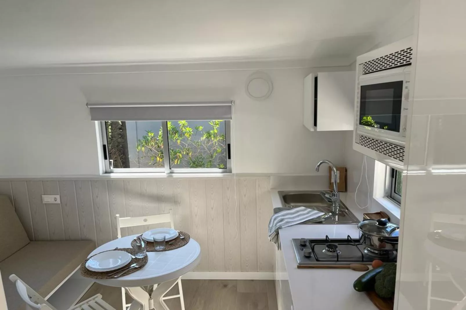 Camping Cambrils Playa 3 BUNGALOW NEW MEDITERRANI-Keuken