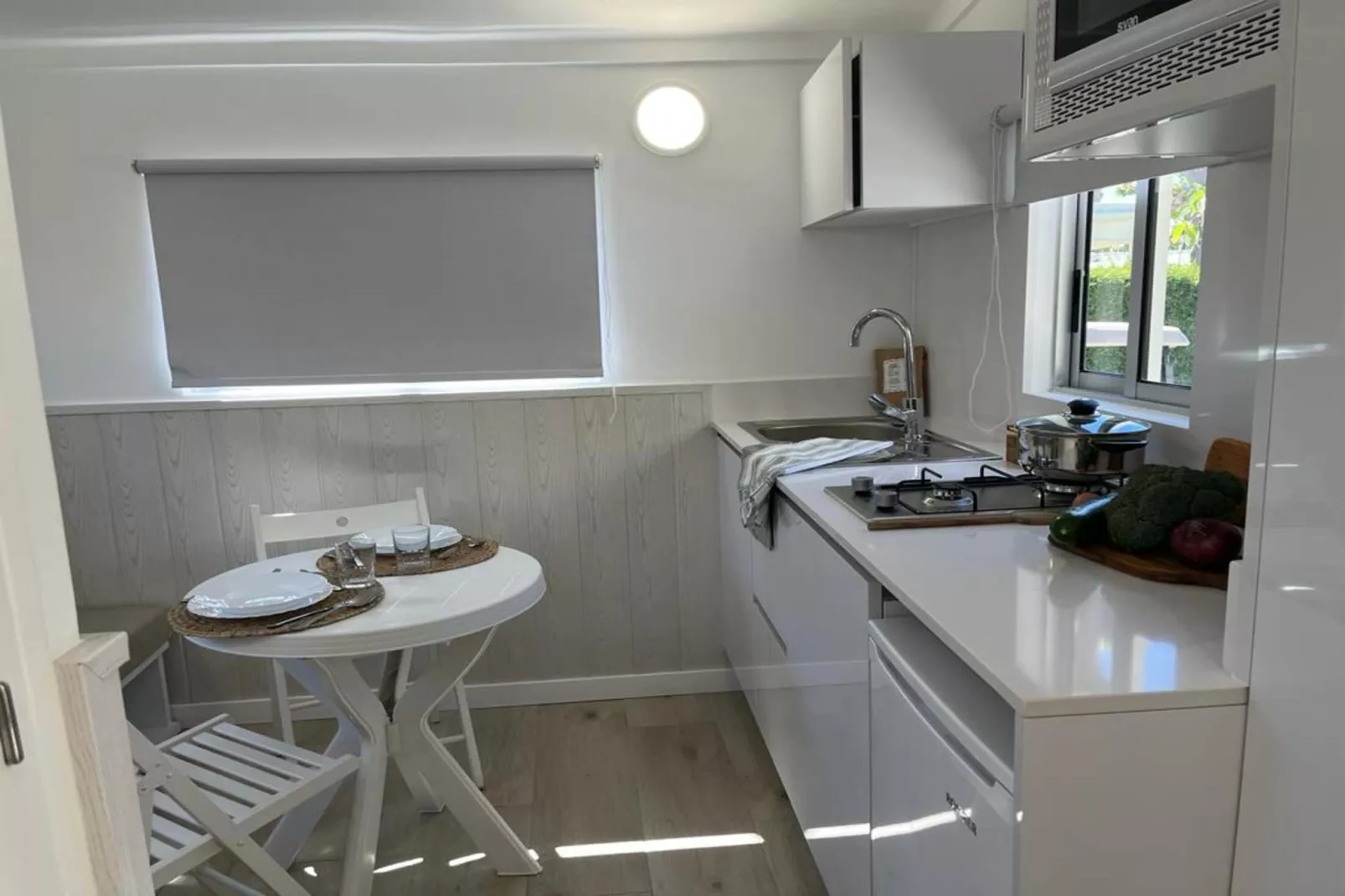 Camping Cambrils Playa 3 BUNGALOW NEW MEDITERRANI-Keuken