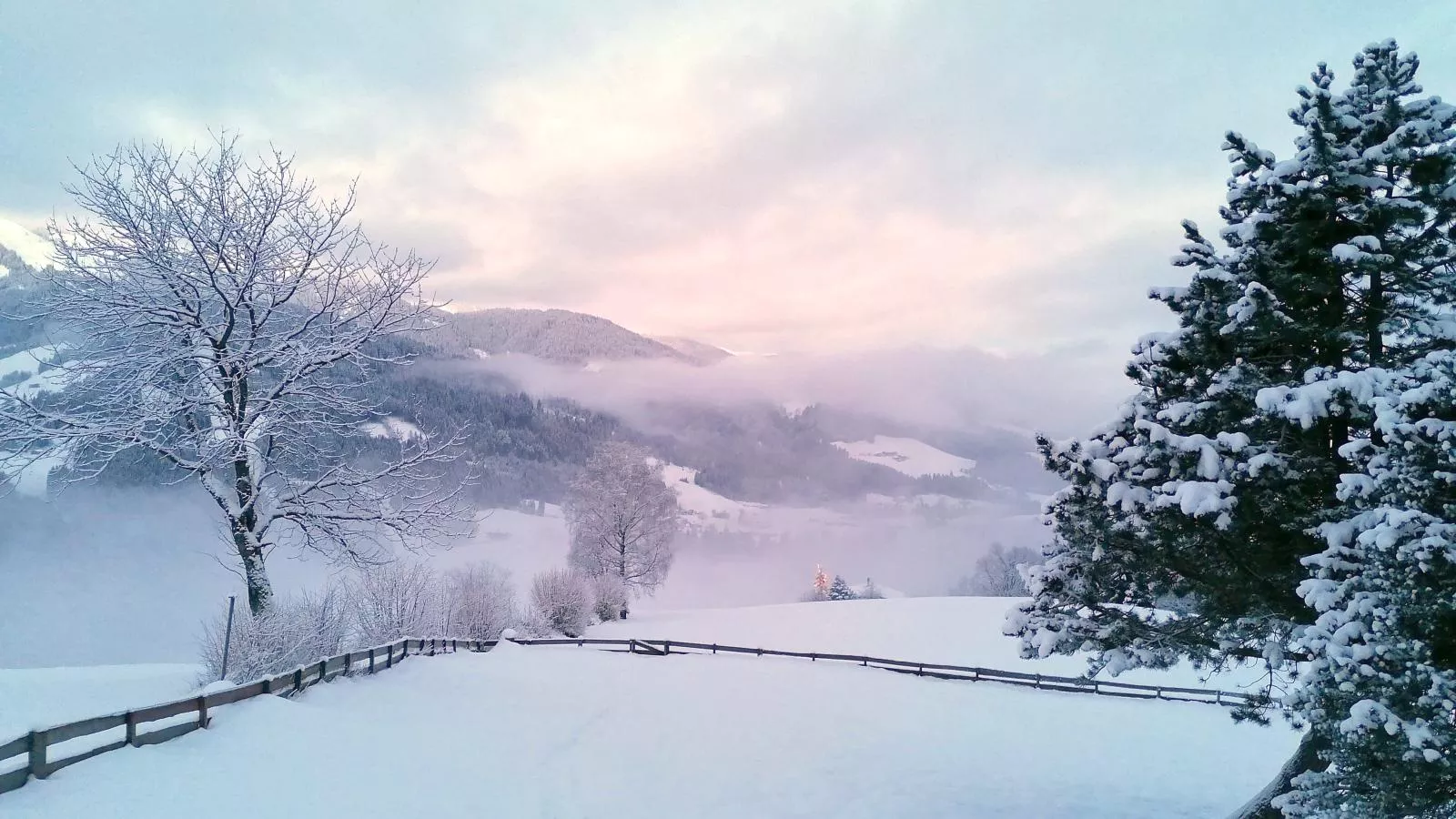 Hütte zum Dillental-Uitzicht winter