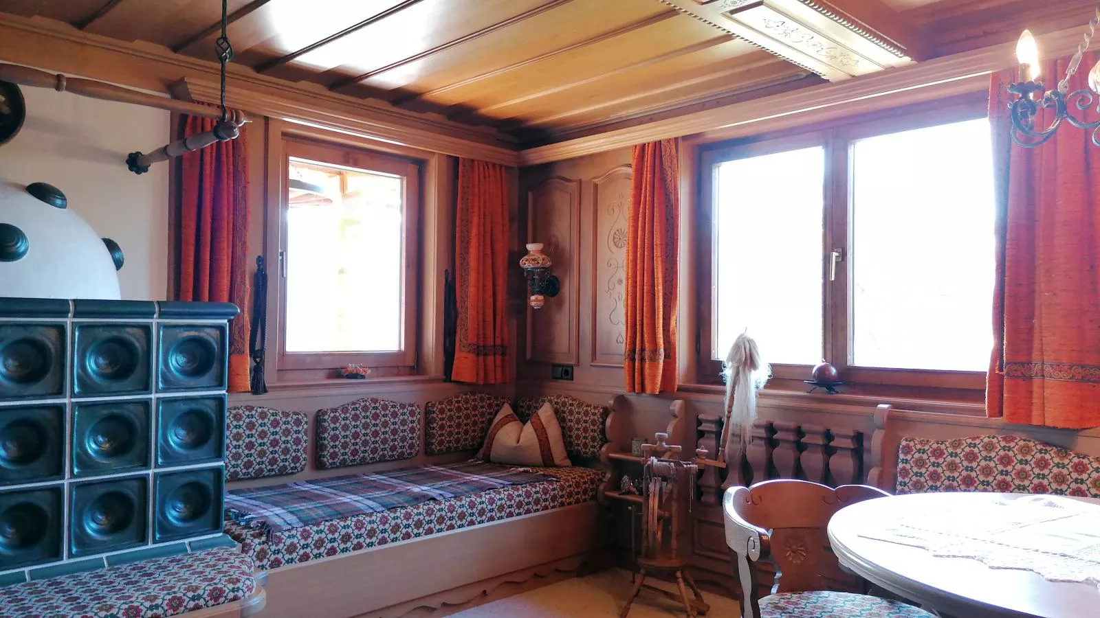 Hütte zum Dillental-Eetkamer