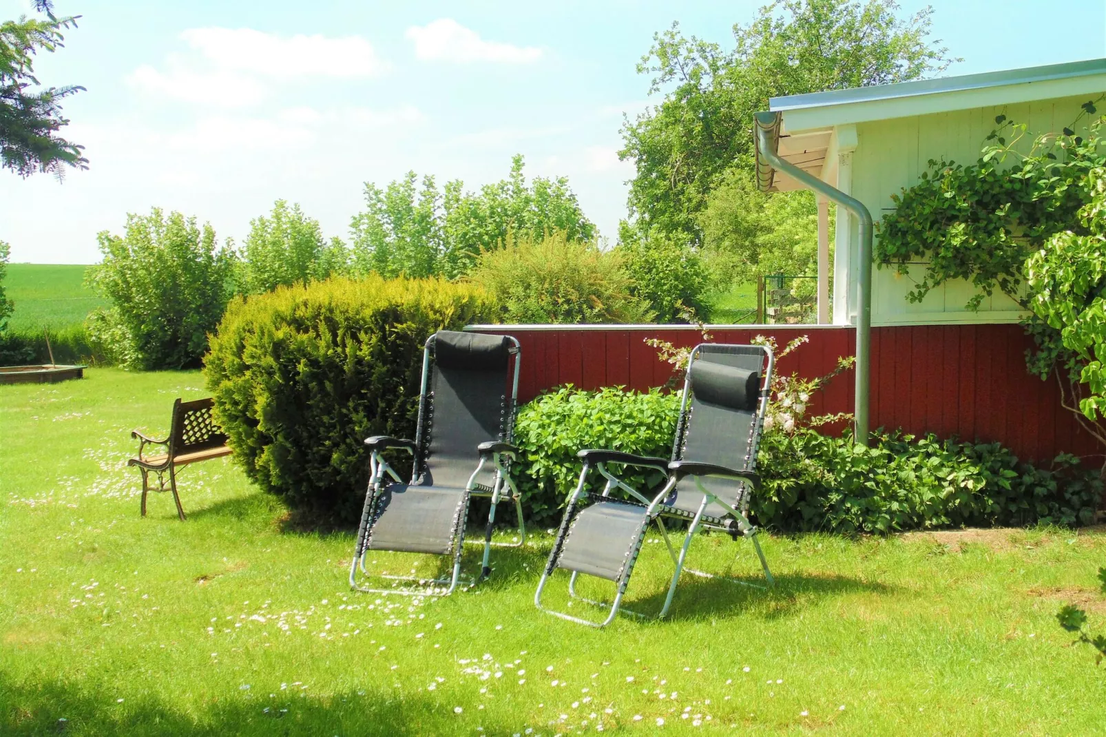 Landidyll im Gartenbungalow-Tuinen zomer