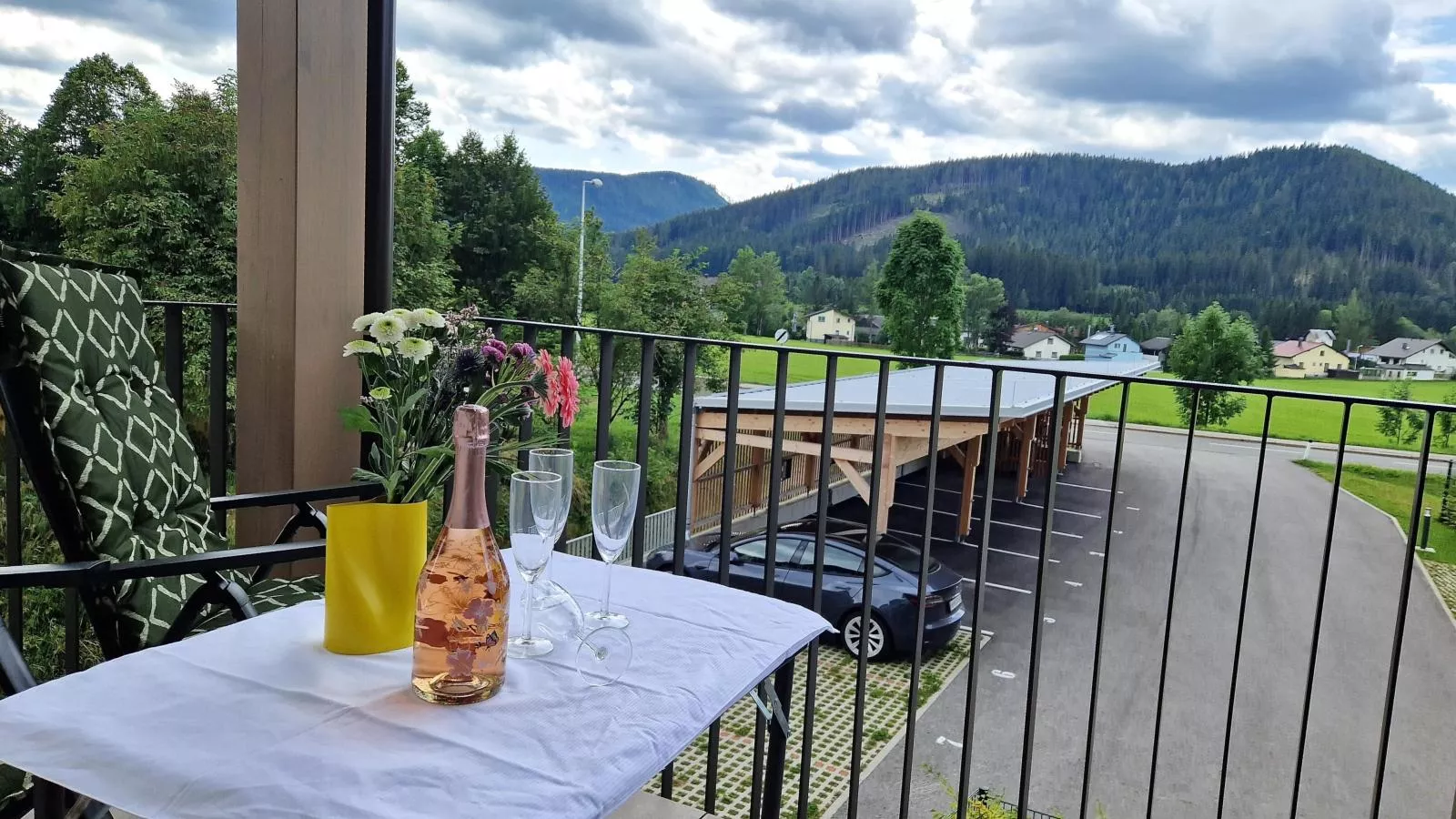 Mariazeller Zirbennest-Terrasbalkon