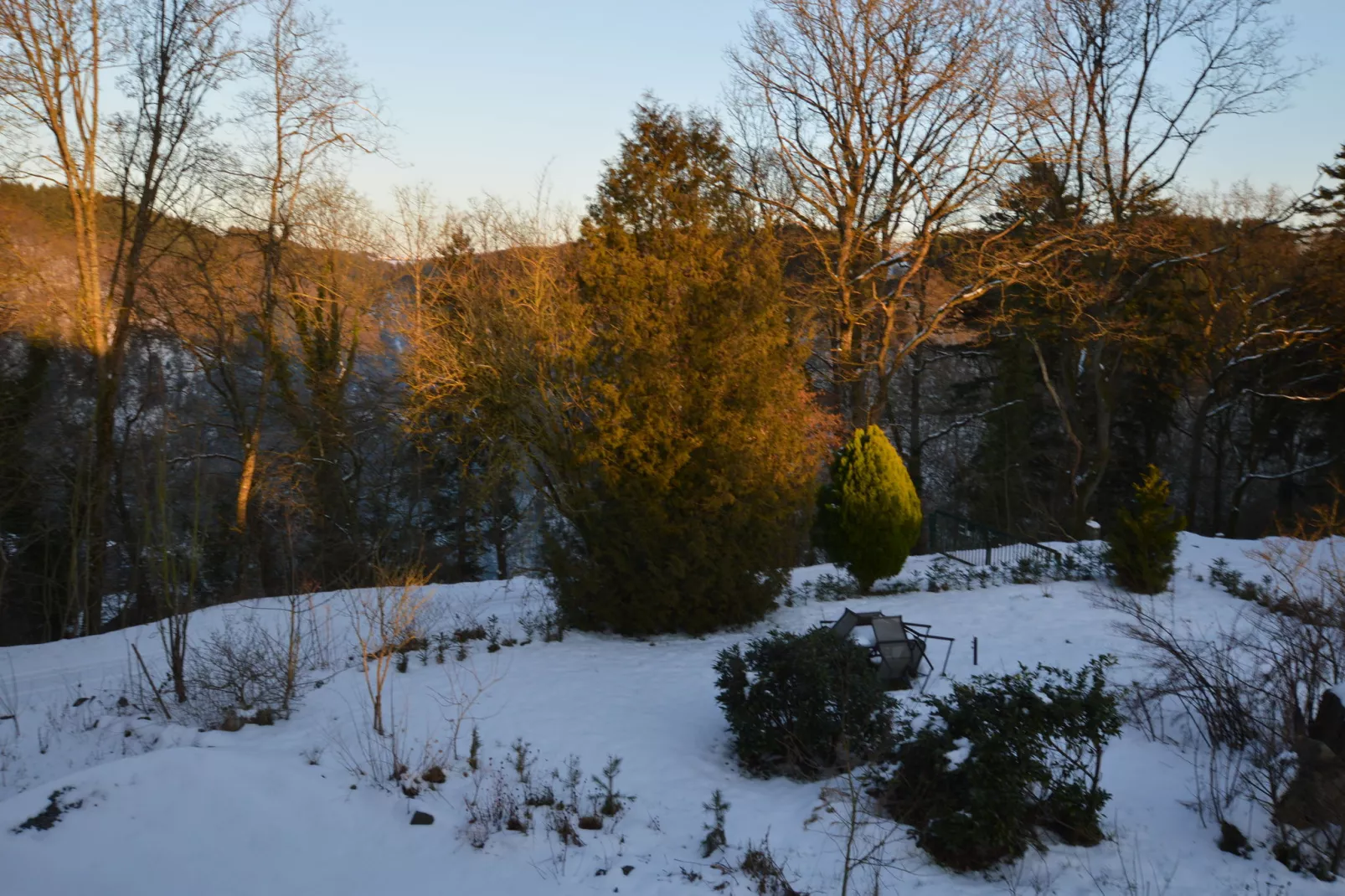 Ferienwohnung Weitblick I und II-Tuin winter