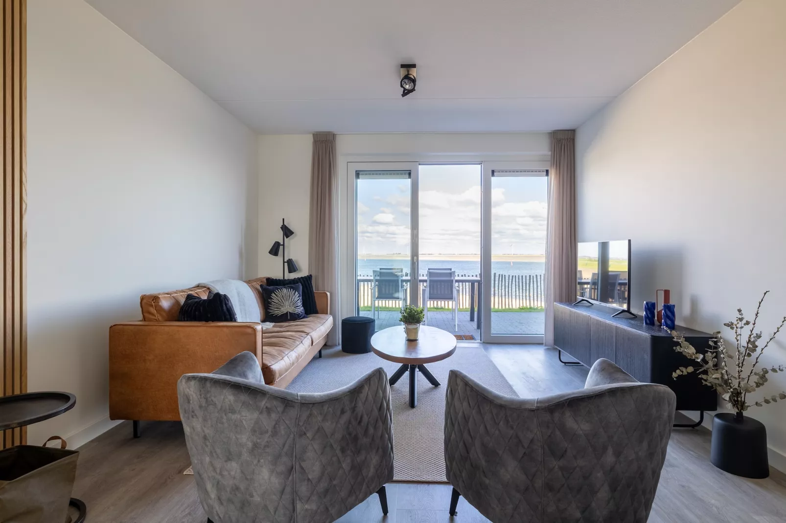 Appartement Vista Maris "Charlotte's Parel" - Havenweg 8-44  Sint-Annaland-Woonkamer