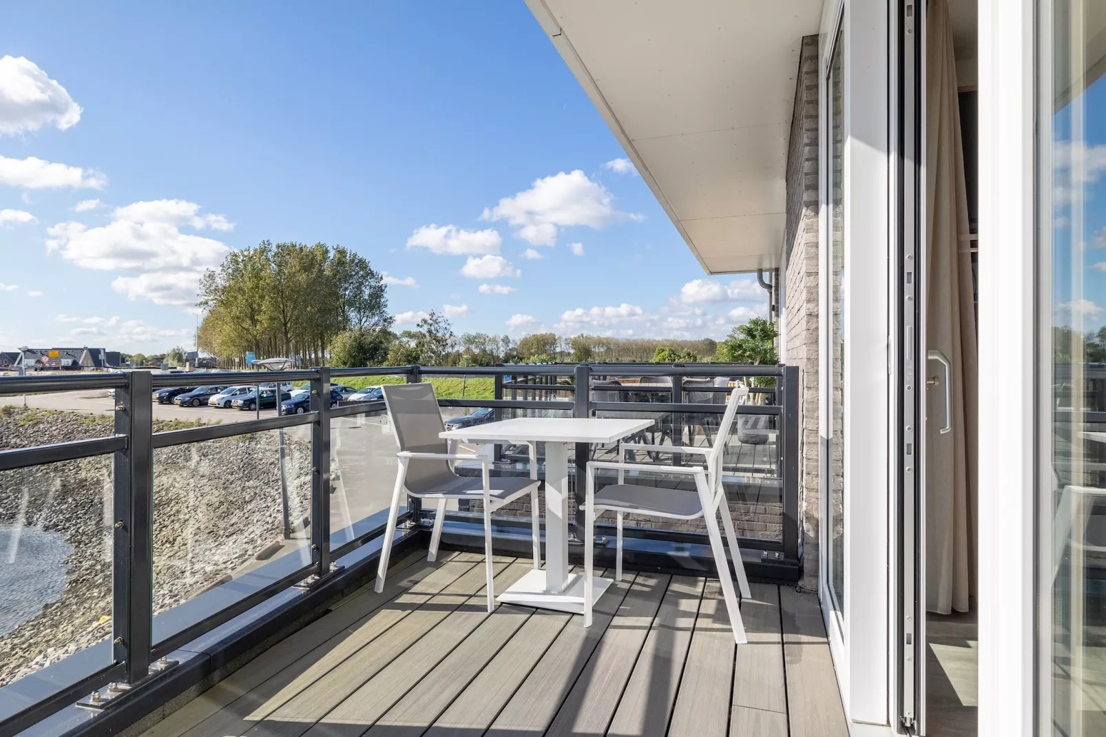 Appartement Vista Maris "Charlotte's Parel" - Havenweg 8-44  Sint-Annaland-Terrasbalkon