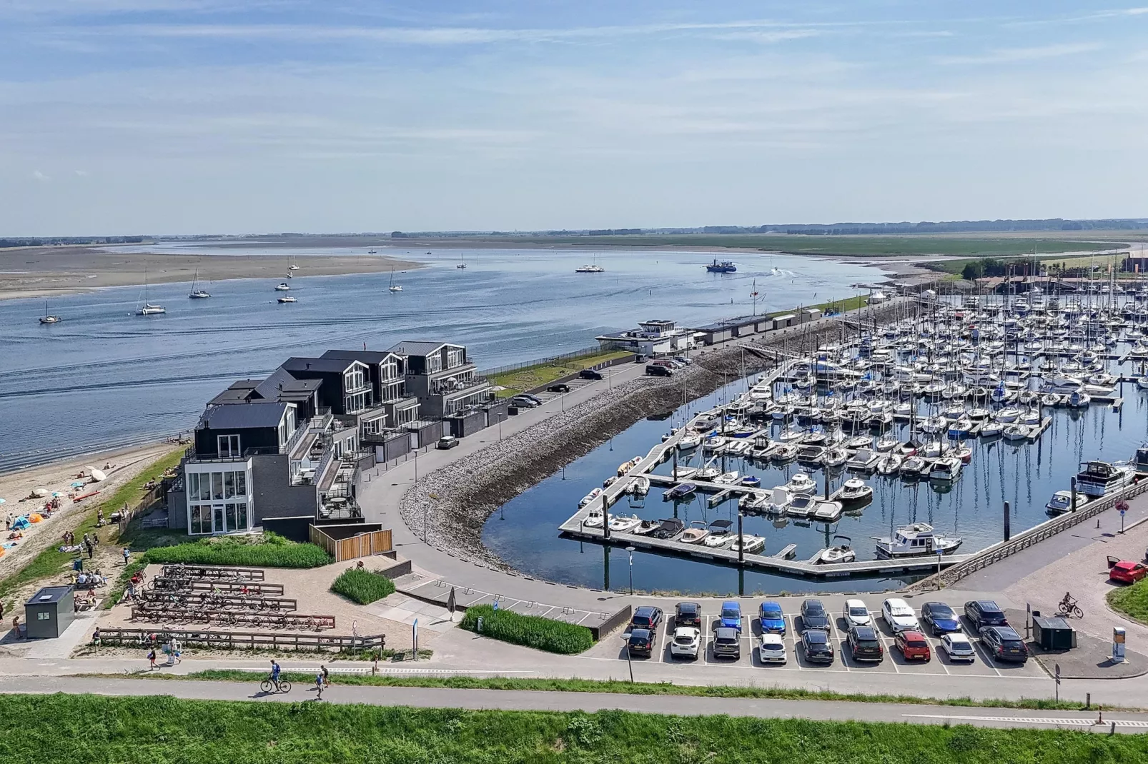Appartement Vista Maris "Charlotte's Parel" - Havenweg 8-44  Sint-Annaland-Gebieden zomer 1km